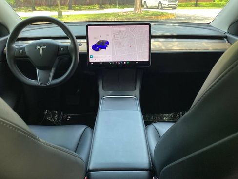 Used 2021 Tesla Model Y Long Range AWD/4WD image 23