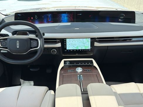 New 2027 Lincoln Navigator Reserve AWD/4WD image 26