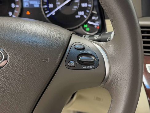 Used 2016 INFINITI Q70 L 3.7 image 18