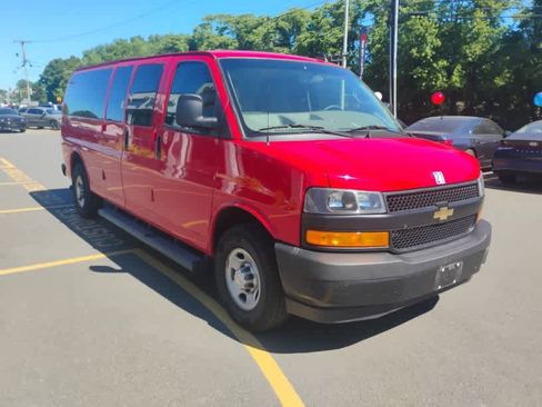 Used 2022 Chevrolet Express 3500 LS RWD image 2