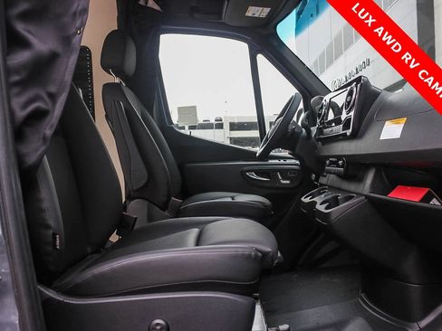 Used 2023 Mercedes-Benz Sprinter 2500 image 17