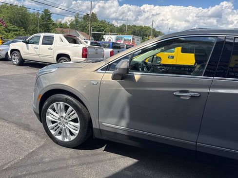 Used 2019 Cadillac XT5 Premium Luxury AWD/4WD image 3
