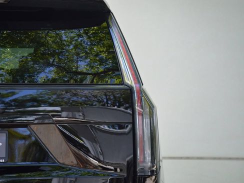 Used 2026 Cadillac Escalade Platinum Sport w/ LPO, ONYX Package AWD/4WD image 13