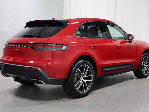 Certified 2025 Porsche Macan image 9