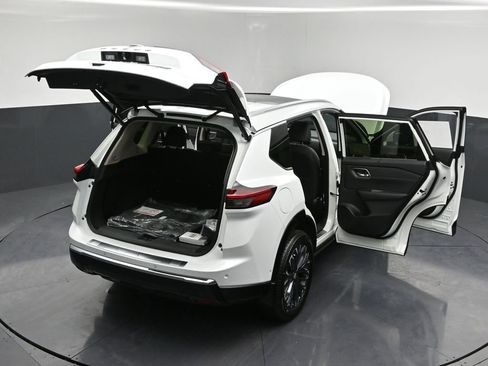 New 2026 Nissan Rogue Platinum w/ Tech Package image 36