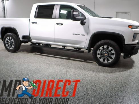 Used 2022 Chevrolet Silverado 2500 Custom w/ Custom Value Package image 6