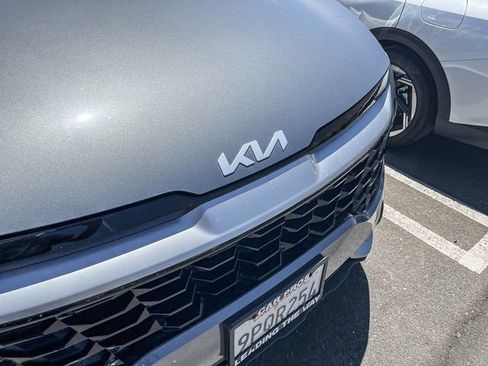 Used 2025 Kia Sportage EX FWD image 5