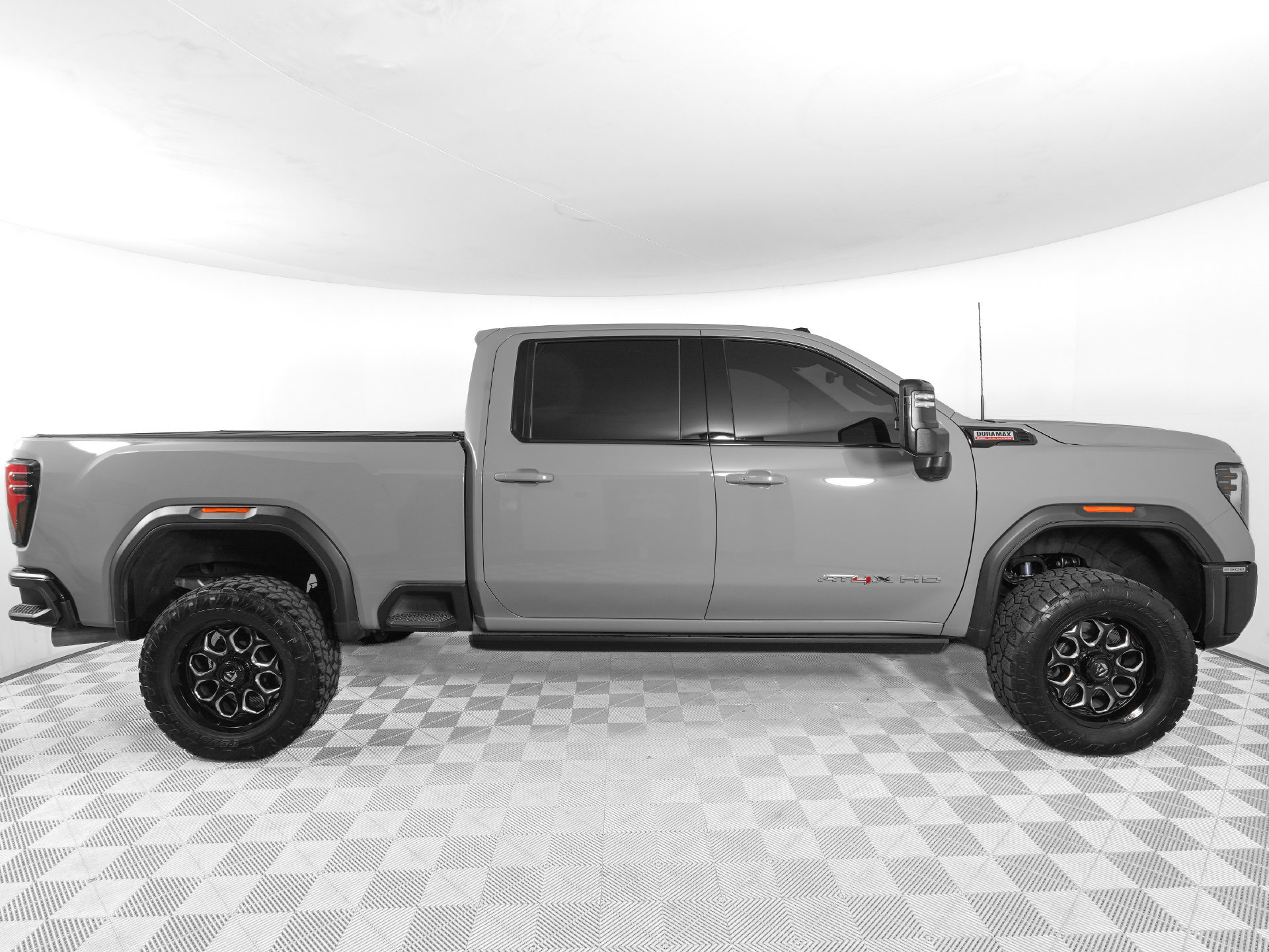Used 2024 GMC Sierra 2500 AT4X AWD/4WD image 4
