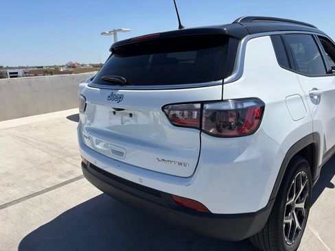 Used 2025 Jeep Compass Limited AWD/4WD image 4