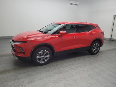 Used 2024 Chevrolet Blazer LT AWD/4WD image 2