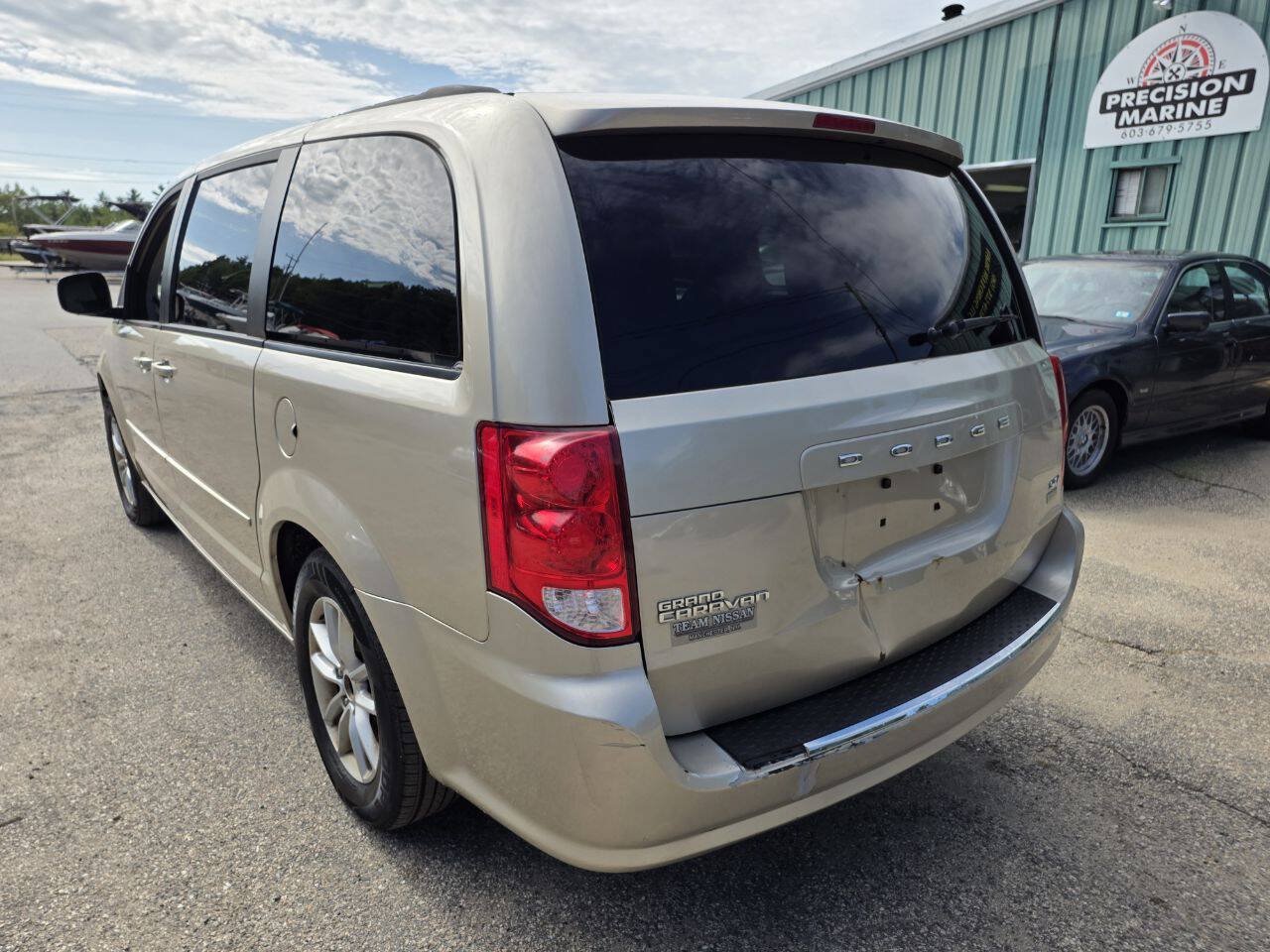 Used 2015 Dodge Grand Caravan SXT FWD image 12