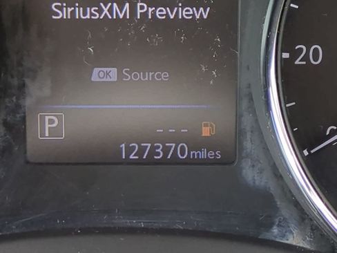 Used 2018 Nissan Rogue SV FWD image 25