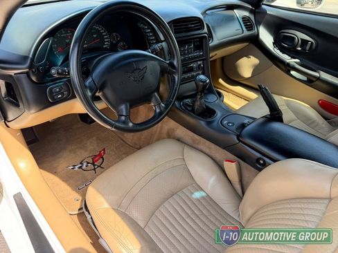 Used 2001 Chevrolet Corvette Convertible w/ Preferred Equipment Group1 RWD image 15