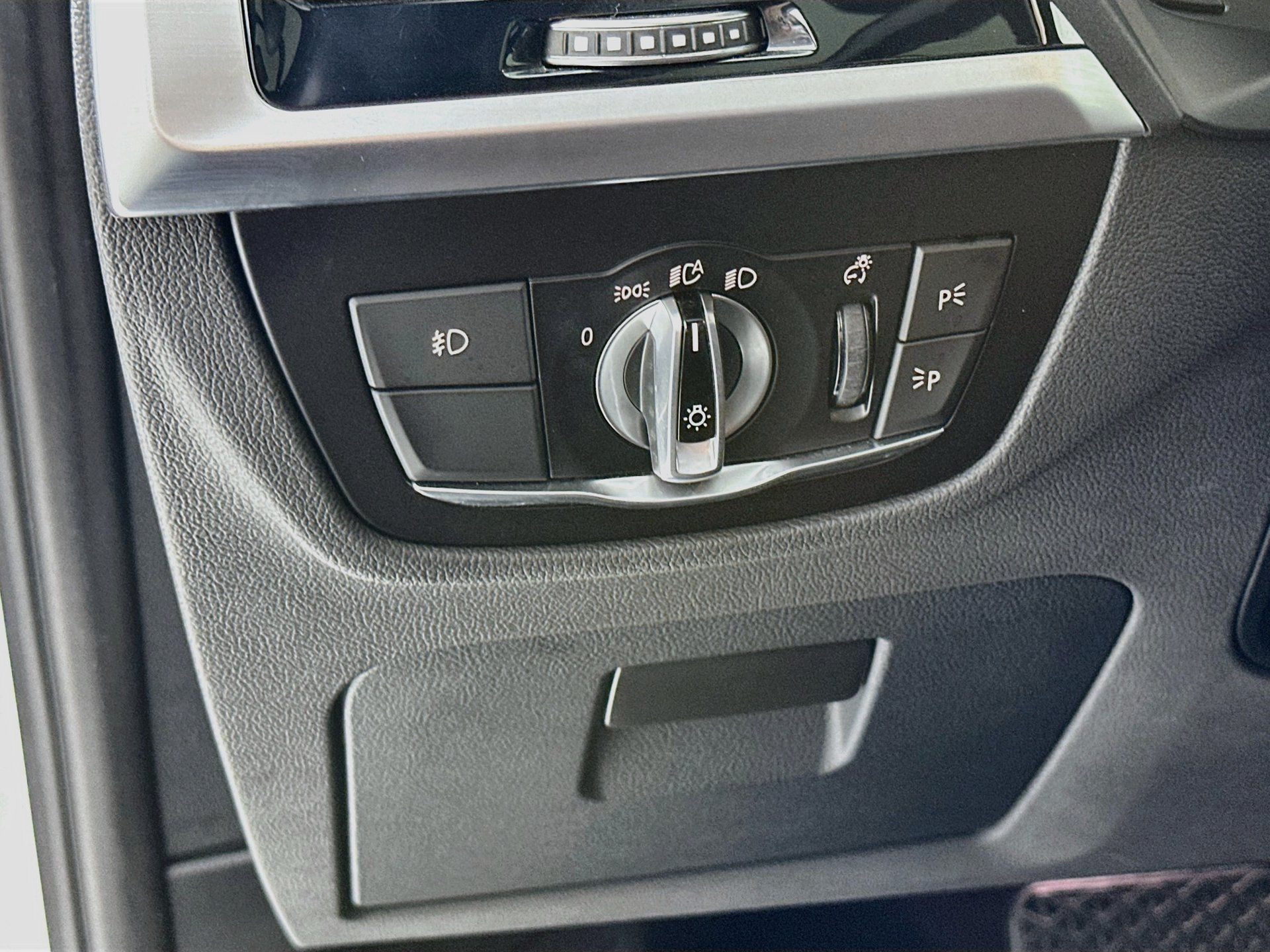 Used 2019 BMW X3 sDrive30i w/ Premium Package RWD image 11