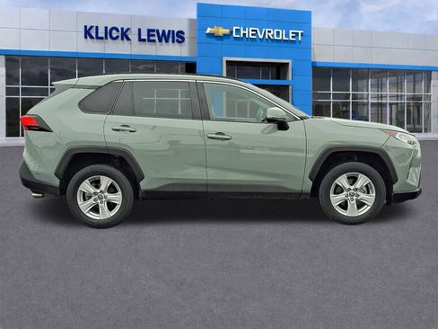 Used 2021 Toyota RAV4 XLE image 9