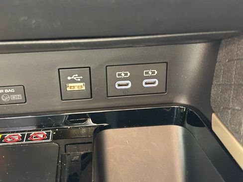 Used 2025 Toyota Camry XLE FWD image 28