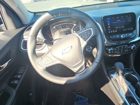 Used 2023 Chevrolet Equinox Premier image 10