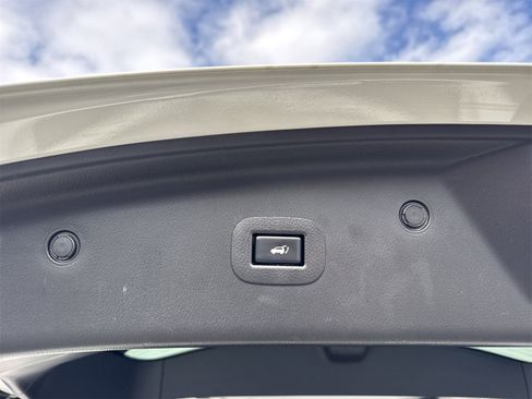 Used 2020 Nissan Armada Platinum w/ Platinum Reserve Package image 37