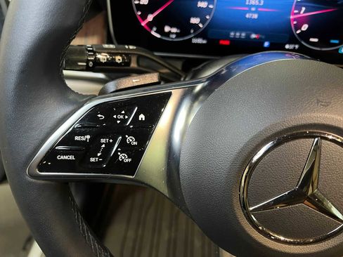 Certified 2025 Mercedes-Benz GLC 300 4MATIC image 27