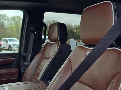 Used 2025 GMC Sierra 2500 Denali Ultimate image 26