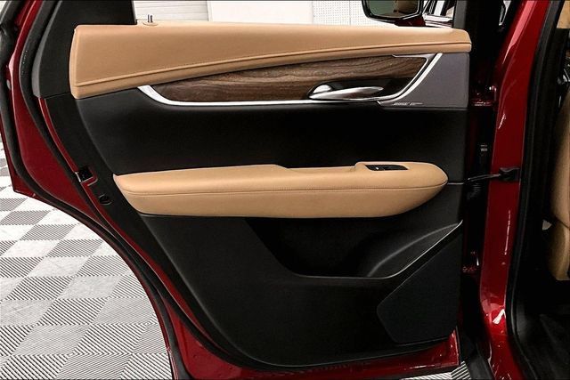 Used 2022 Cadillac XT5 Sportv w/ Platinum Package AWD/4WD image 23