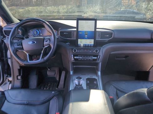 Used 2020 Ford Explorer ST w/ ST Street Pack image 18