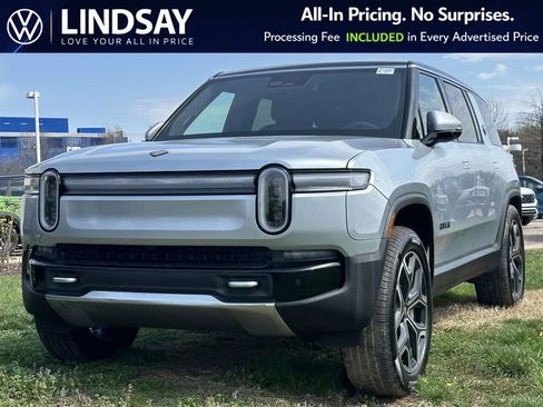 Used 2025 Rivian R1S Adventure image 4