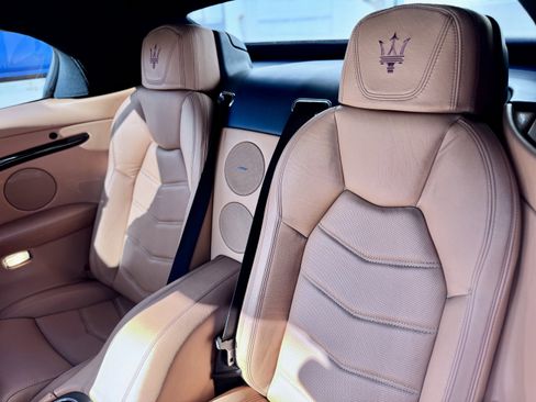 Used 2015 Maserati GranTurismo Sport image 32