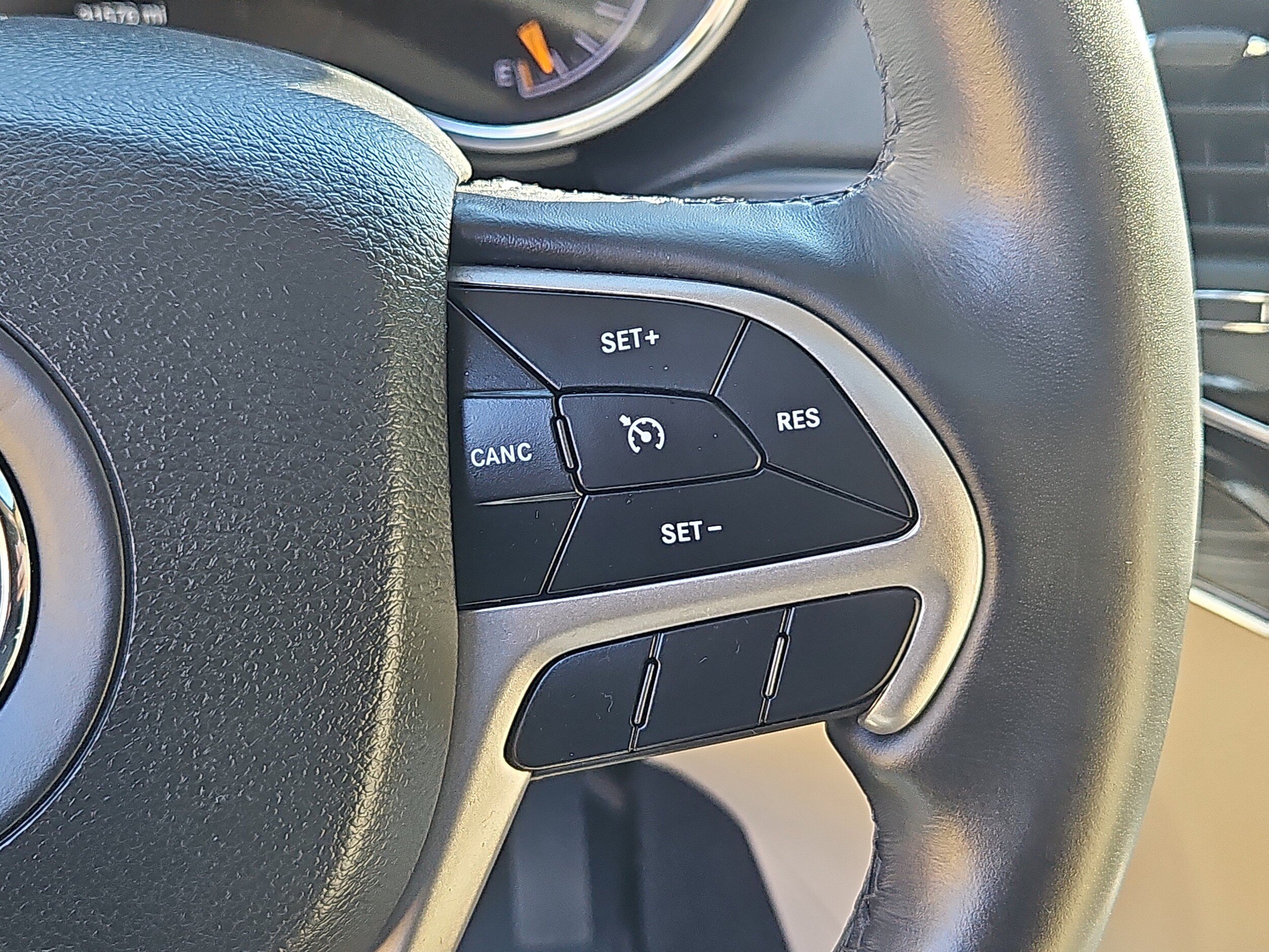 Used 2021 Jeep Grand Cherokee Limited AWD/4WD image 23