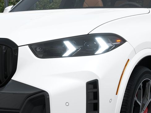 New 2025 BMW X5 xDrive50e w/ M Sport Package image 6
