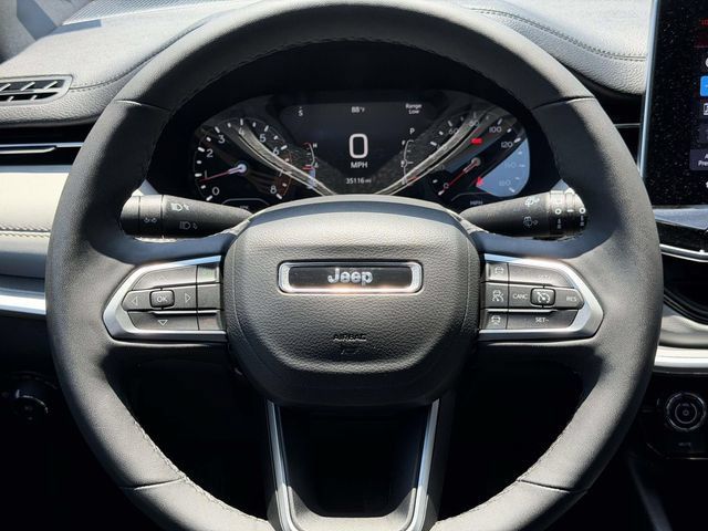 Used 2025 Jeep Compass Limited AWD/4WD image 18