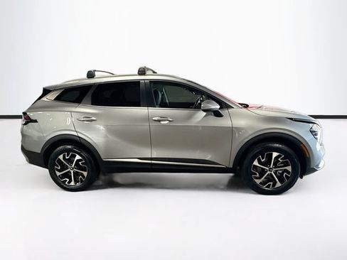Used 2024 Kia Sportage EX AWD/4WD image 8