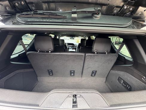 Used 2021 Cadillac Escalade Luxury AWD/4WD image 14