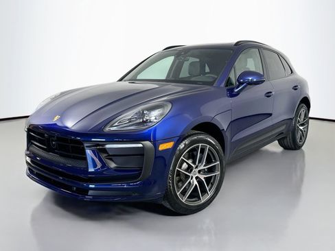 Certified 2025 Porsche Macan image 1