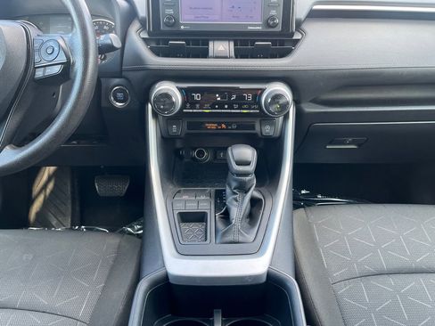 Used 2022 Toyota RAV4 XLE image 3