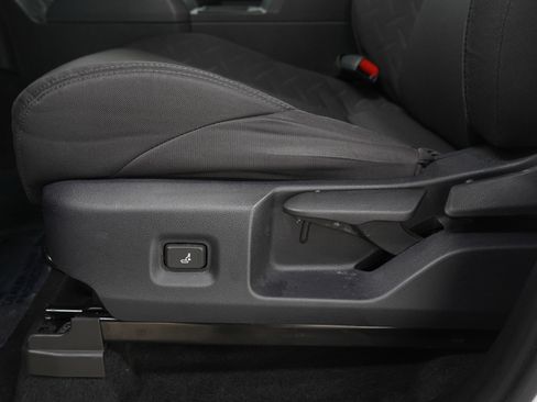 Used 2025 Toyota Tacoma SR image 23