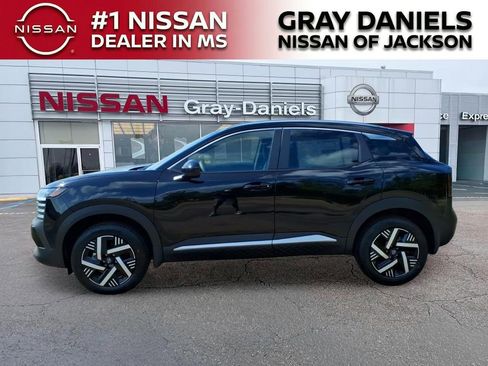 New 2026 Nissan Kicks SV w/ SV Premium Package image 4