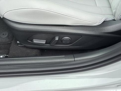 New 2026 Hyundai Elantra Limited FWD image 13