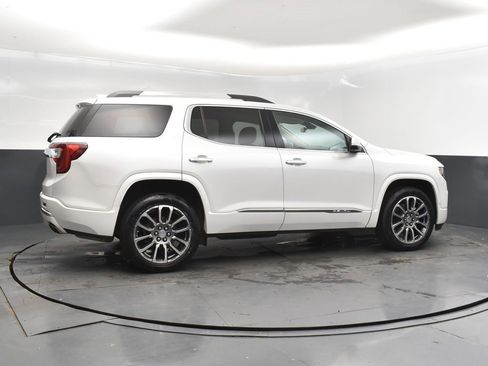 Used 2021 GMC Acadia Denali w/ Denali Technology Package image 8
