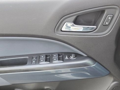 Used 2017 Chevrolet Colorado Z71 image 17