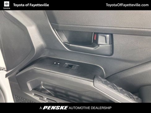 Used 2025 Toyota Tacoma SR5 AWD/4WD image 18