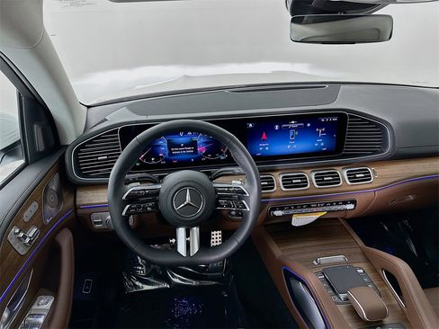 New 2026 Mercedes-Benz GLS 450 4MATIC image 24