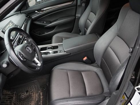 Used 2019 Honda Accord Sport image 4