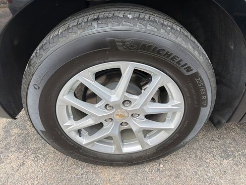 Used 2024 Chevrolet Equinox LT FWD image 9