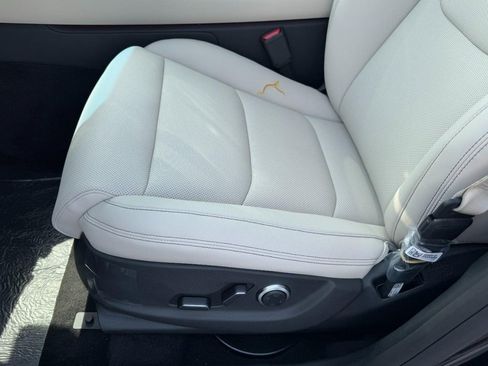 New 2026 Genesis GV70 2.5T Select image 10