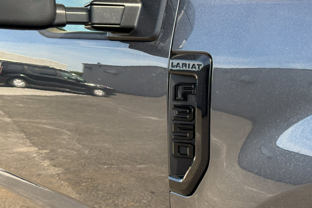 Certified 2022 Ford F350 Lariat w/ Black Appearance Package AWD/4WD image 13