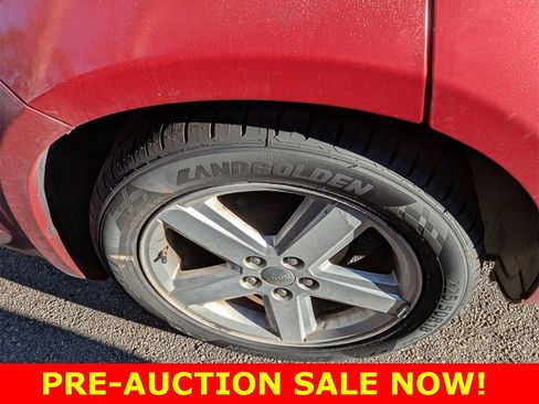 Used 2013 Dodge Avenger SE image 14