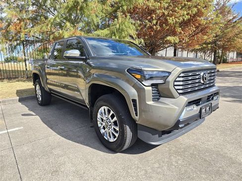 Used 2024 Toyota Tacoma Limited w/ Limited Package (LT) AWD/4WD image 8