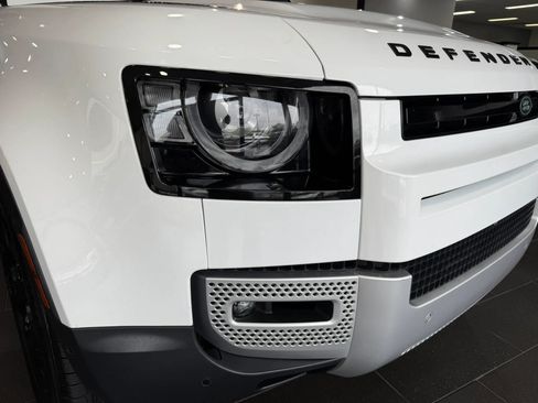 Used 2020 Land Rover Defender 110 SE AWD/4WD image 48