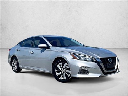 Used 2020 Nissan Altima 2.5 S w/ Driver Assist Package FWD image 12